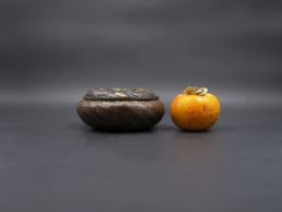 Boîte en cuivre, laque et dorure. Japon, XIXe siècle.