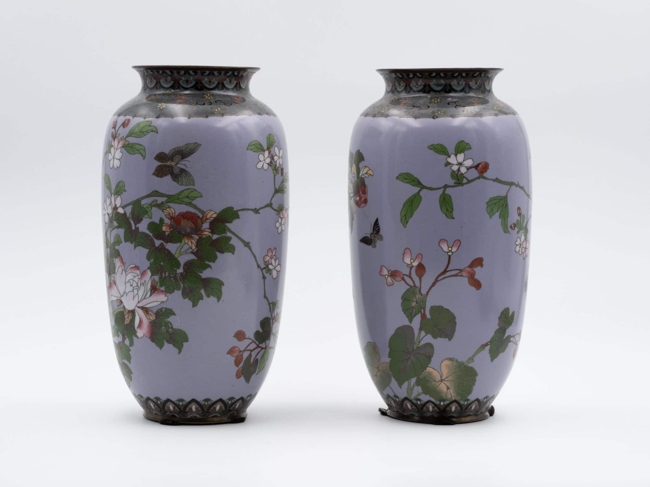 Paire de vases cloisonnés chinois, XIXe siècle