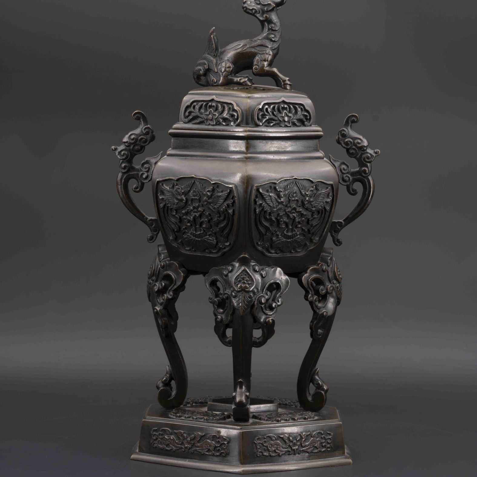 Brûle-parfum japonais en bronze, XIXe siècle.