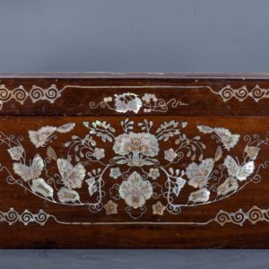 Coffret indochinois acajou et nacre, XIXe siècle.