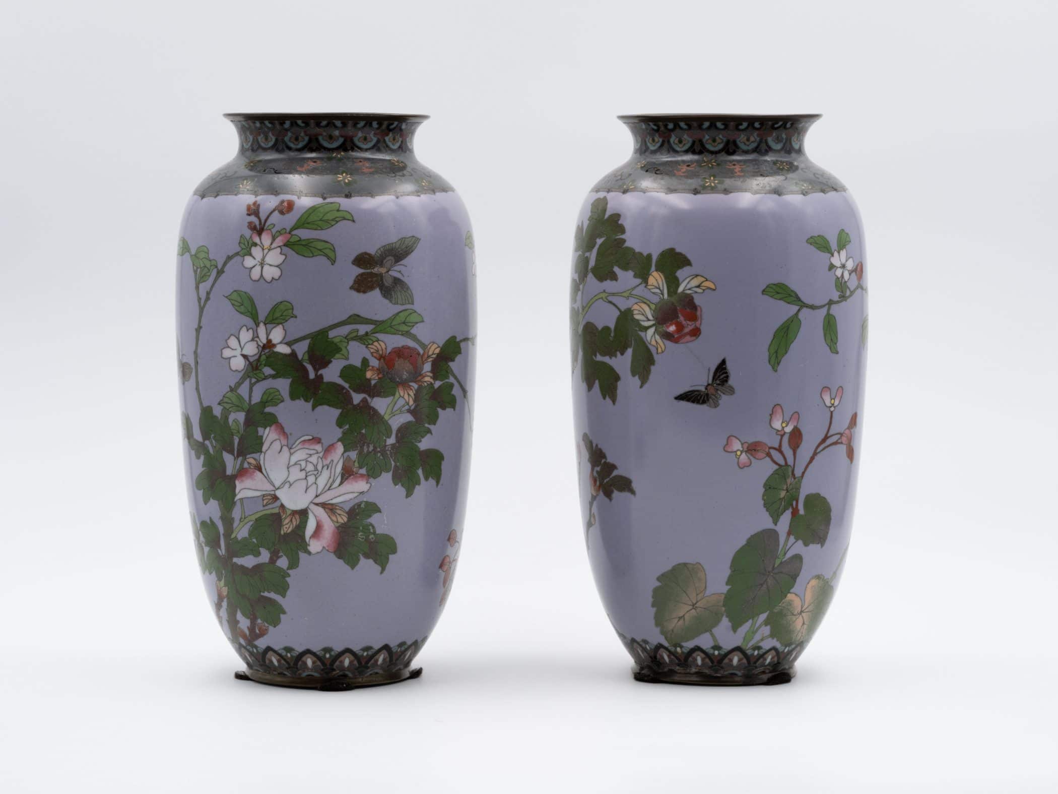Paire de vases cloisonnés chinois, XIXe siècle