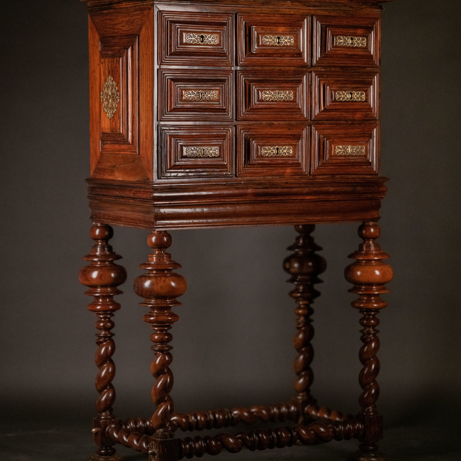 Cabinet bargueno en palissandre. Portugal, XVIIIe siècle