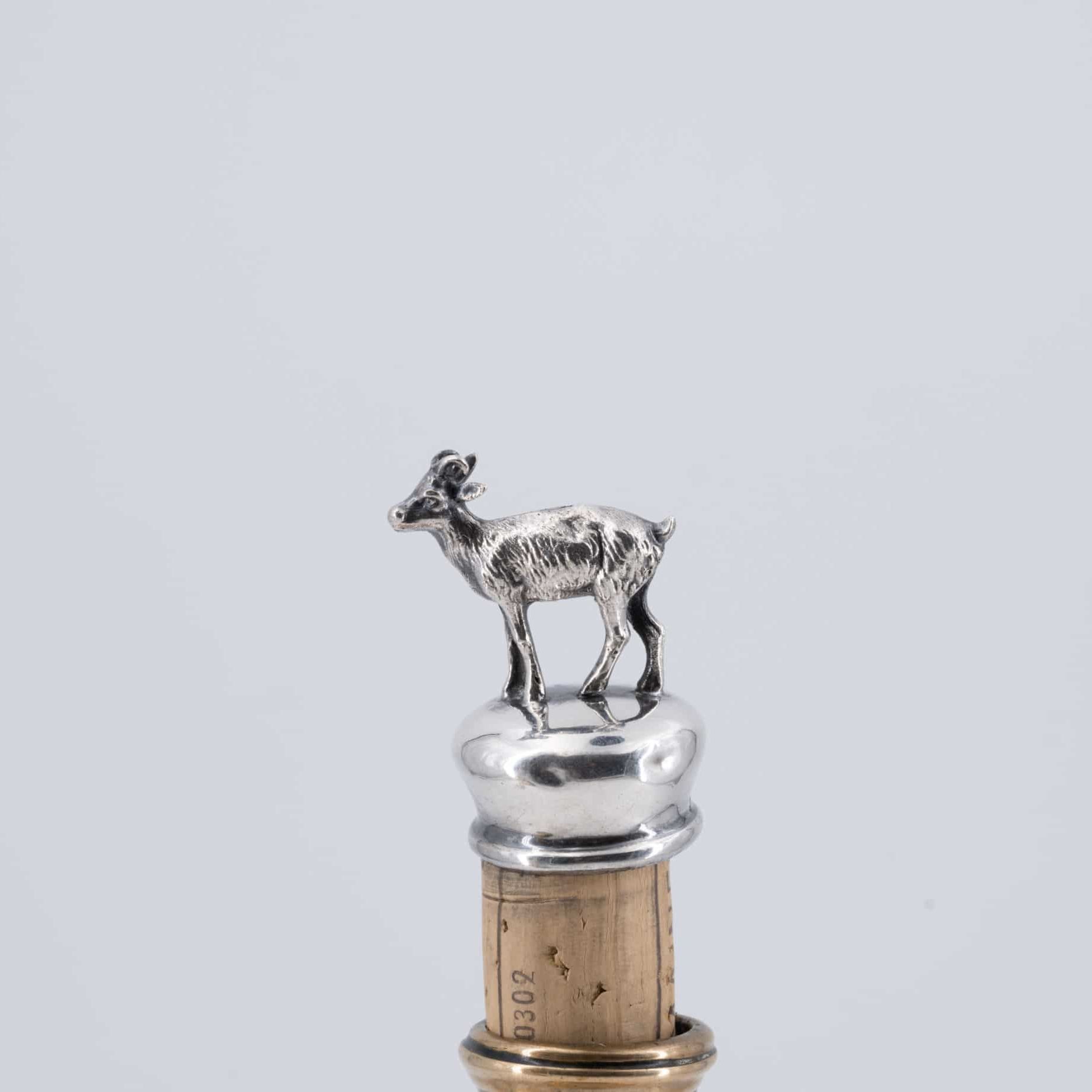 Bouchon de bouteille orné en argent massif, XIXe siècle