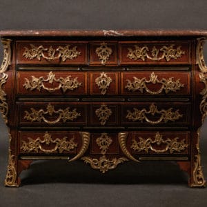Commode dite à moustache. Époque Louis XIV, première moitié du XVIIIe siècle