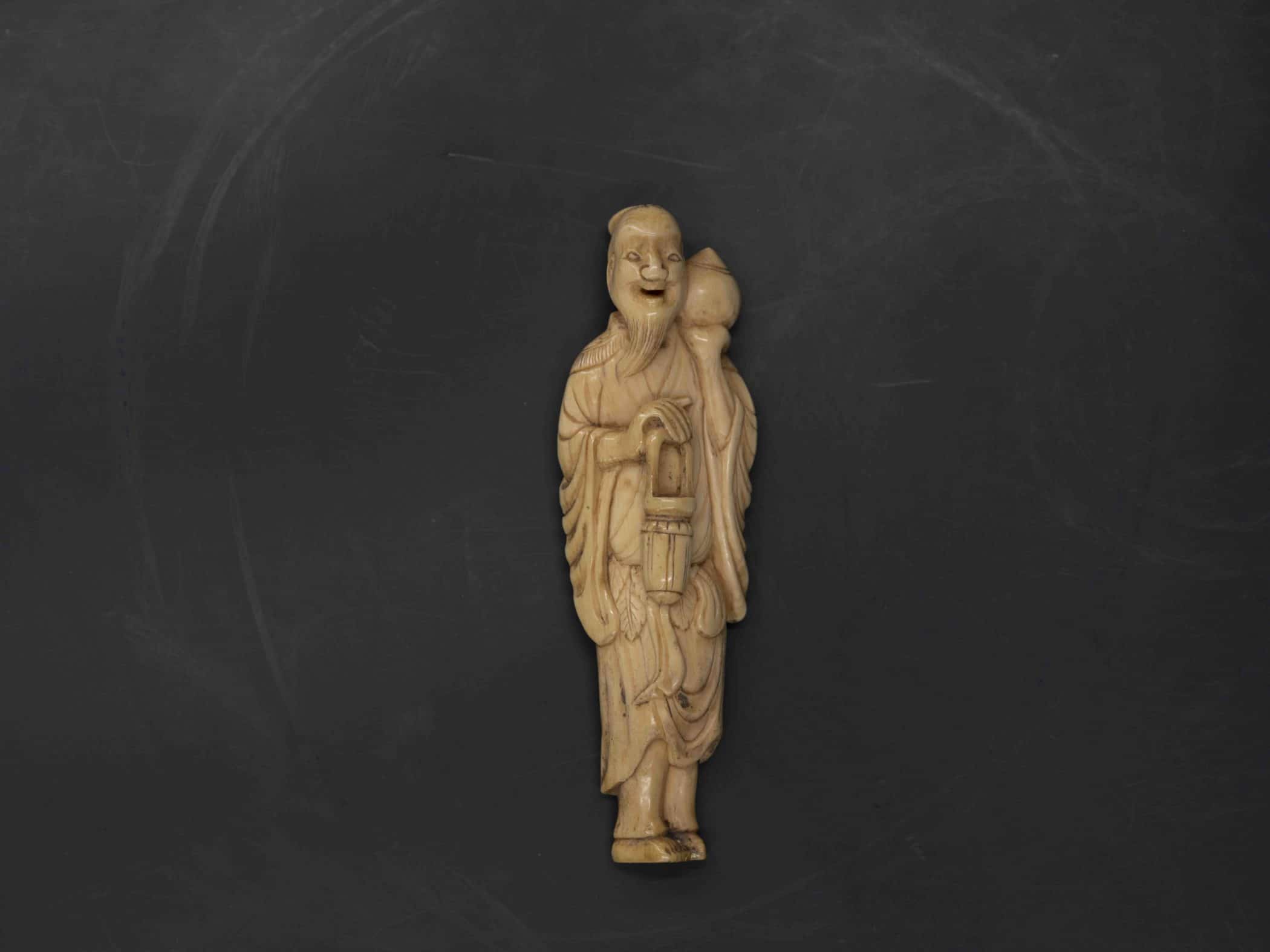 Netsuke en ivoire. Asie, XVIIIe siècle