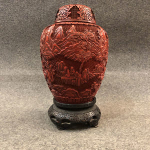 Vase en laque de cinabre. Chine, XIXe siècle