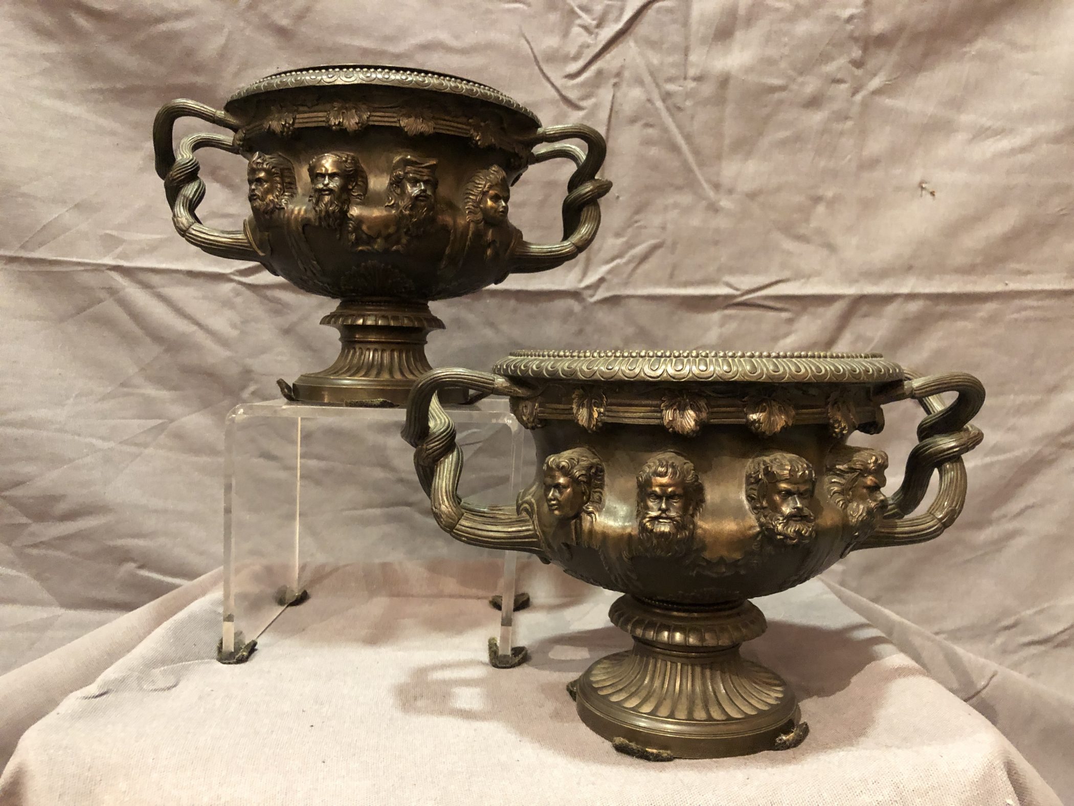Vases Warwick En Bronze, édition Barbedienne. XIXe siècle
