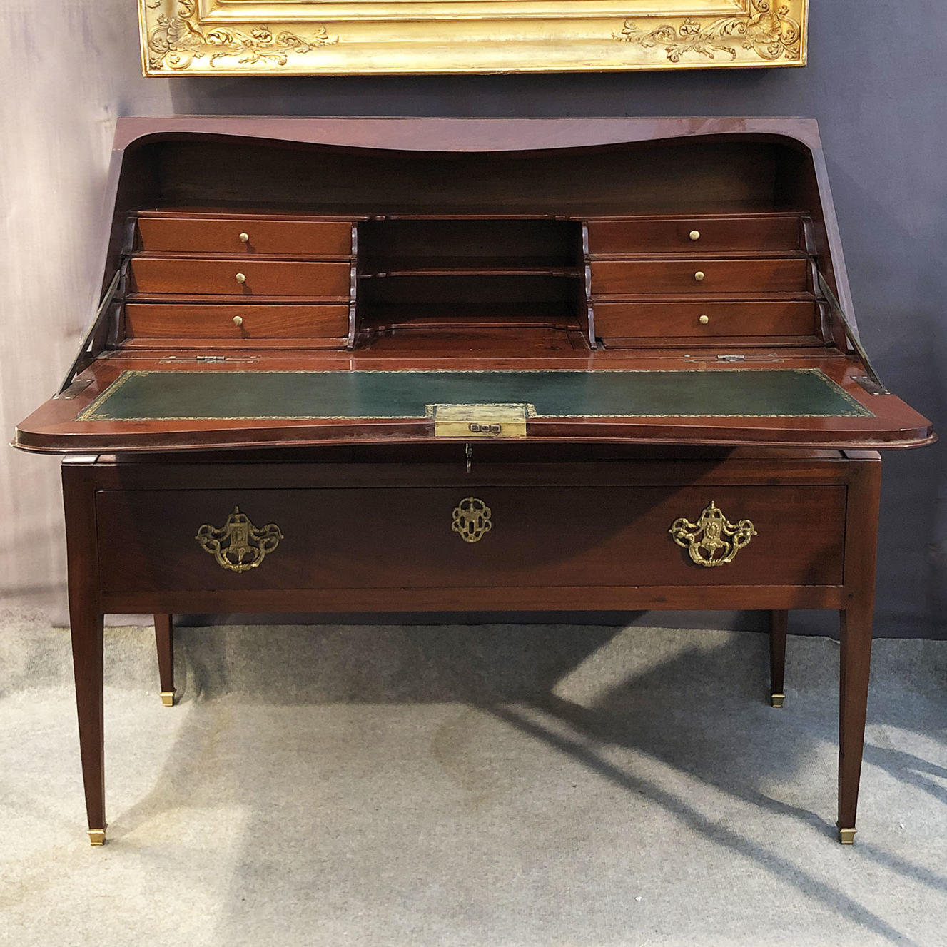 Writing Cabinet in Cuban Mahogany. Bordeaux, France, Late 18th century / Early 19th century