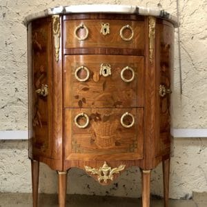 Petite commode demi-lune. Style Louis XVI, XIXe siècle