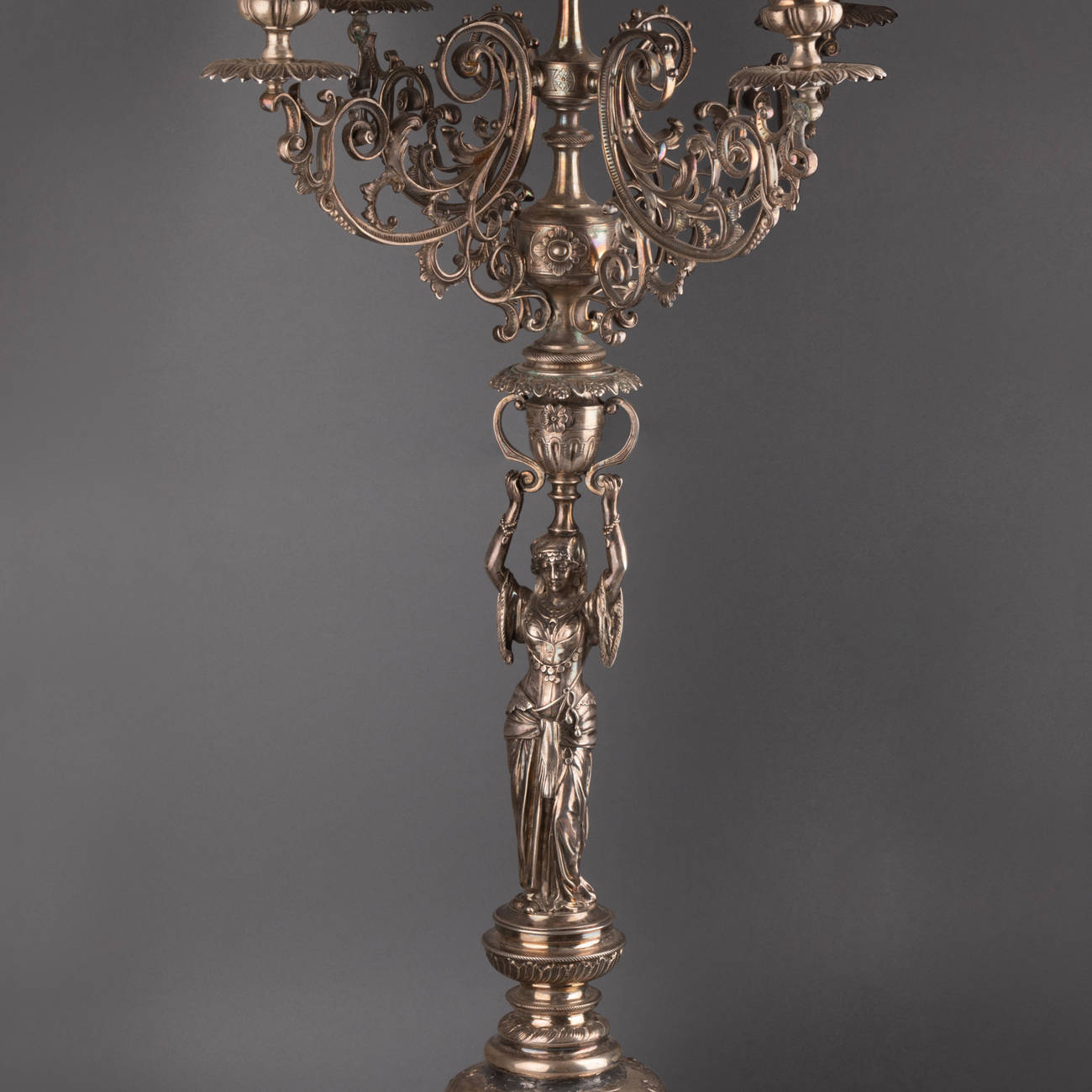 Grand chandelier en argent massif, XIXe siècle