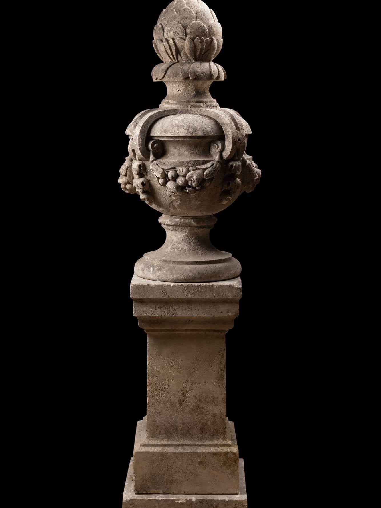 Urne ou vase en pierre, fin XVIIIe siècle