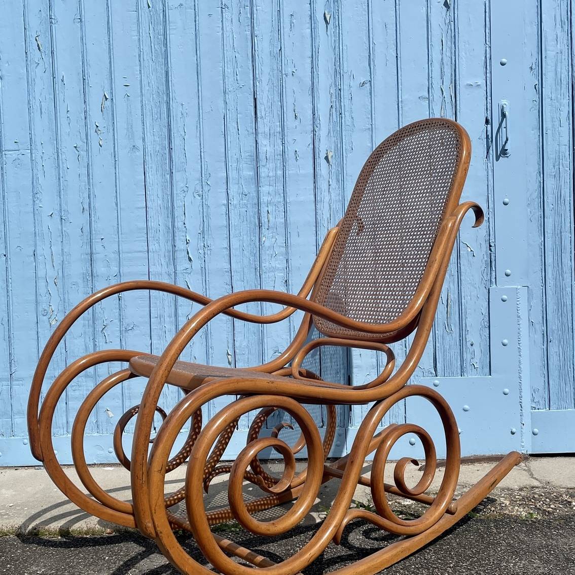 Rocking chair, fauteuil à bascule dans le goût de Thonet, début XXe siècle