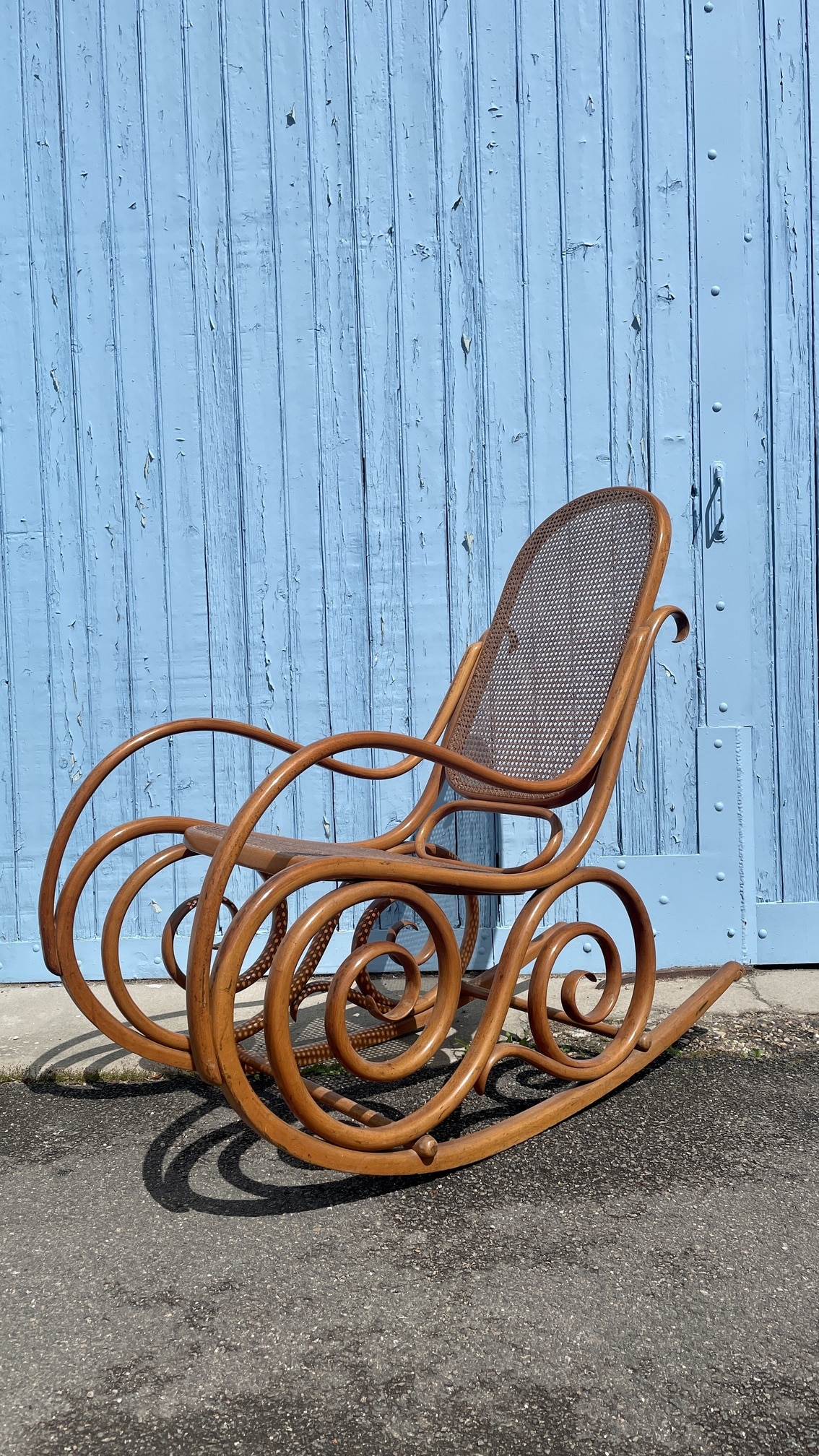 Rocking chair, fauteuil à bascule dans le goût de Thonet, début XXe siècle