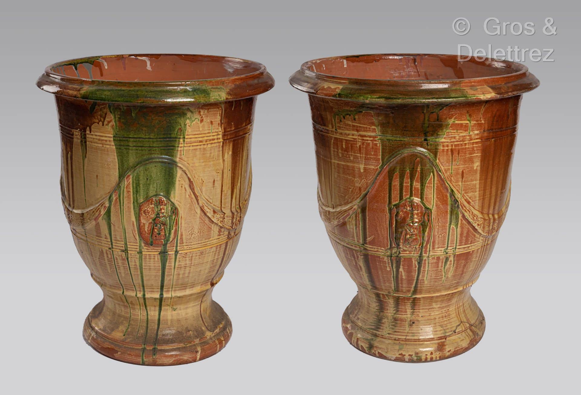 Deux vases d'Anduze, collection Seignolle © Drouot