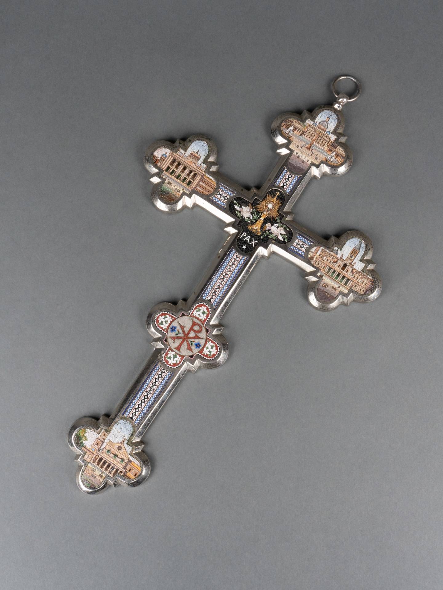 Croix en métal et micro-mosaïque, XIXe siècle