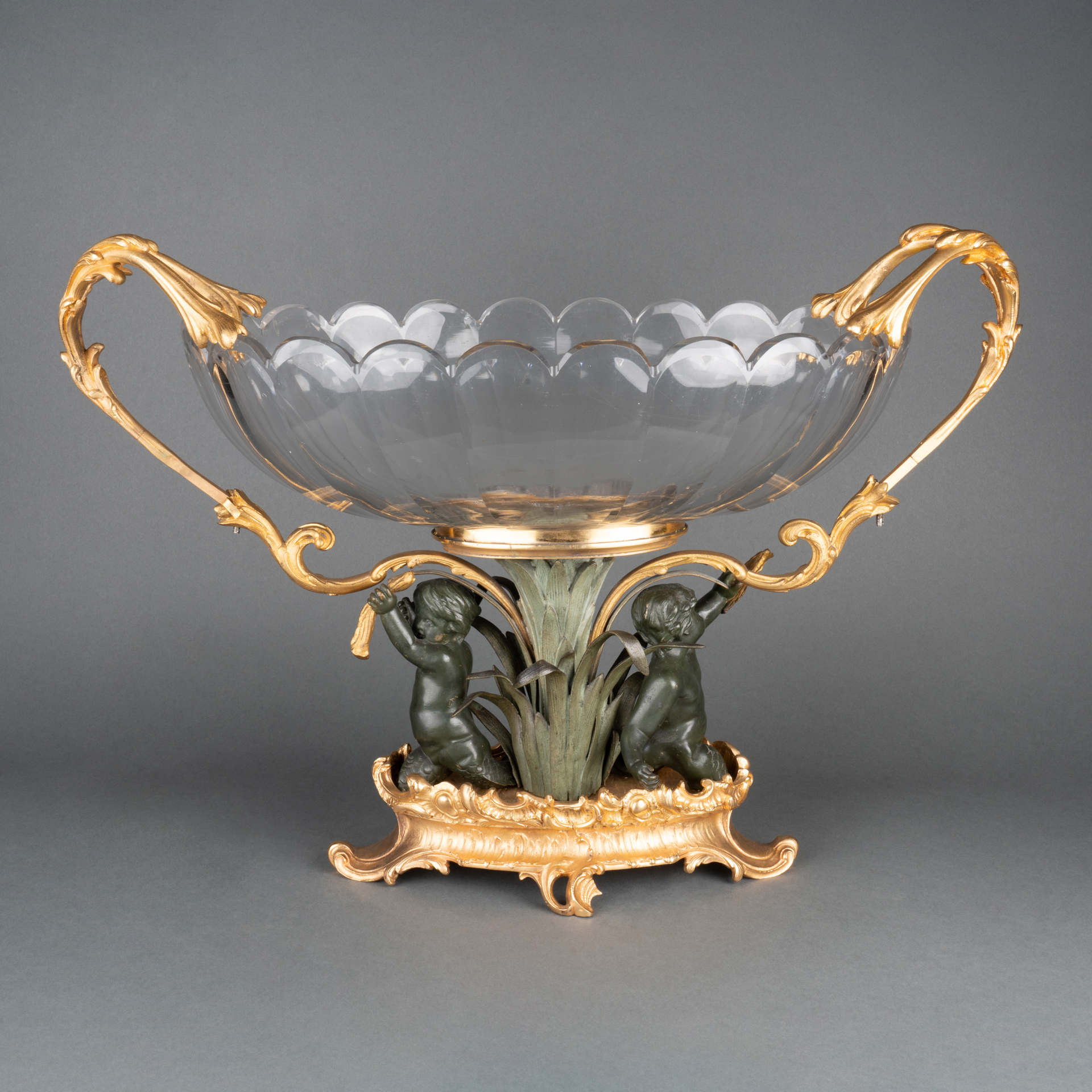 Centre de table en cristal Baccarat, monture en bronze, XXe siècle