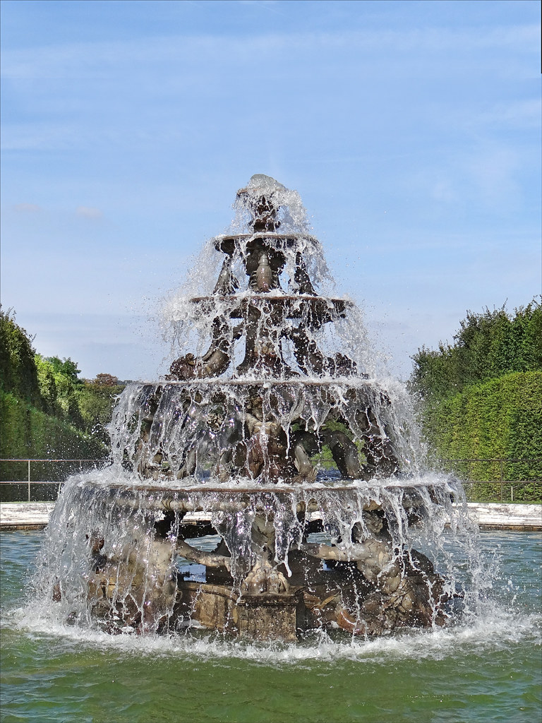 La fontaine de la Pyramide, dessinée par François Girardon pour les jardins de Versailles