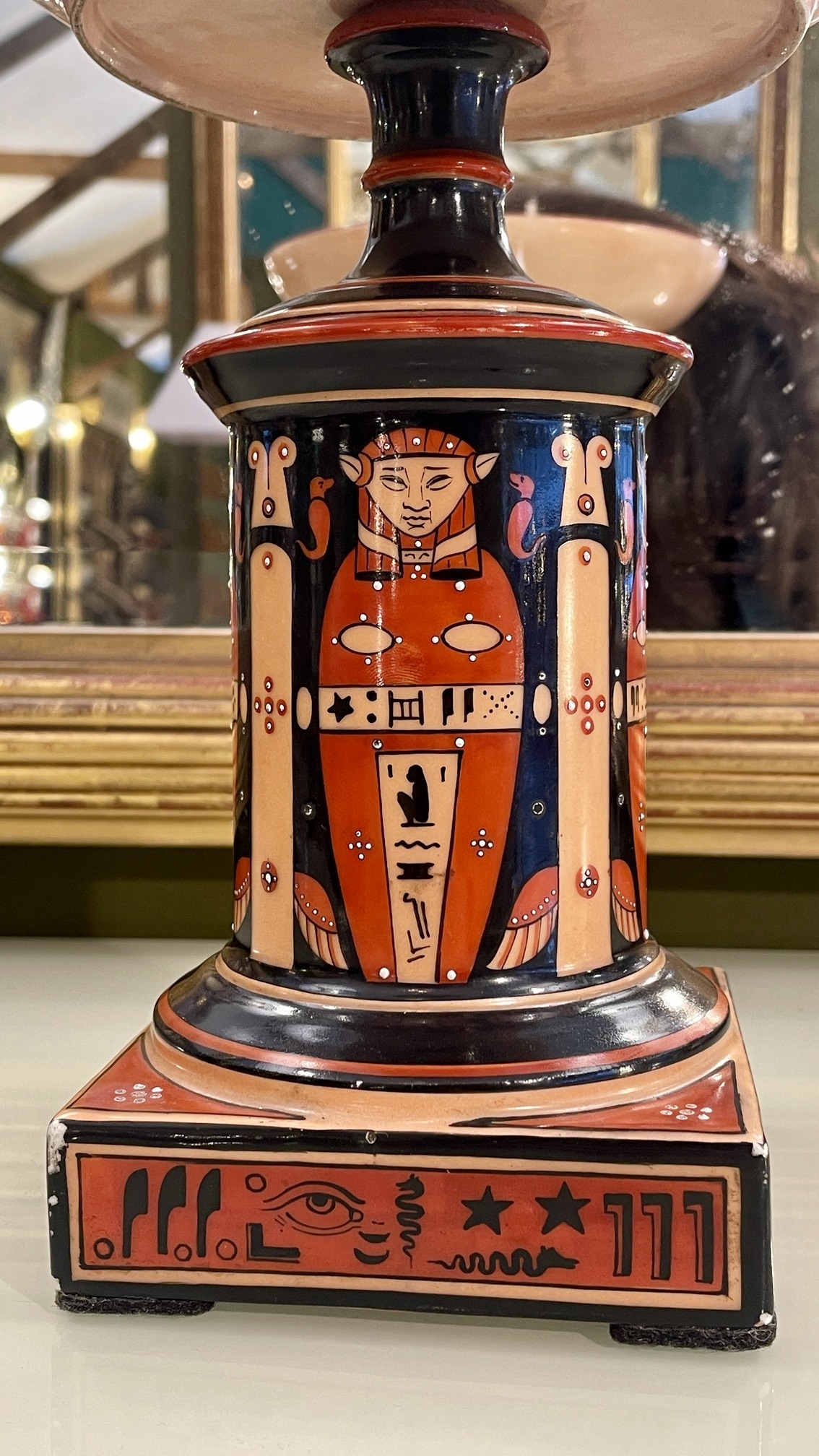 Coupe égyptisante en porcelaine de Paris (Tinet ou Julienne), vers 1860