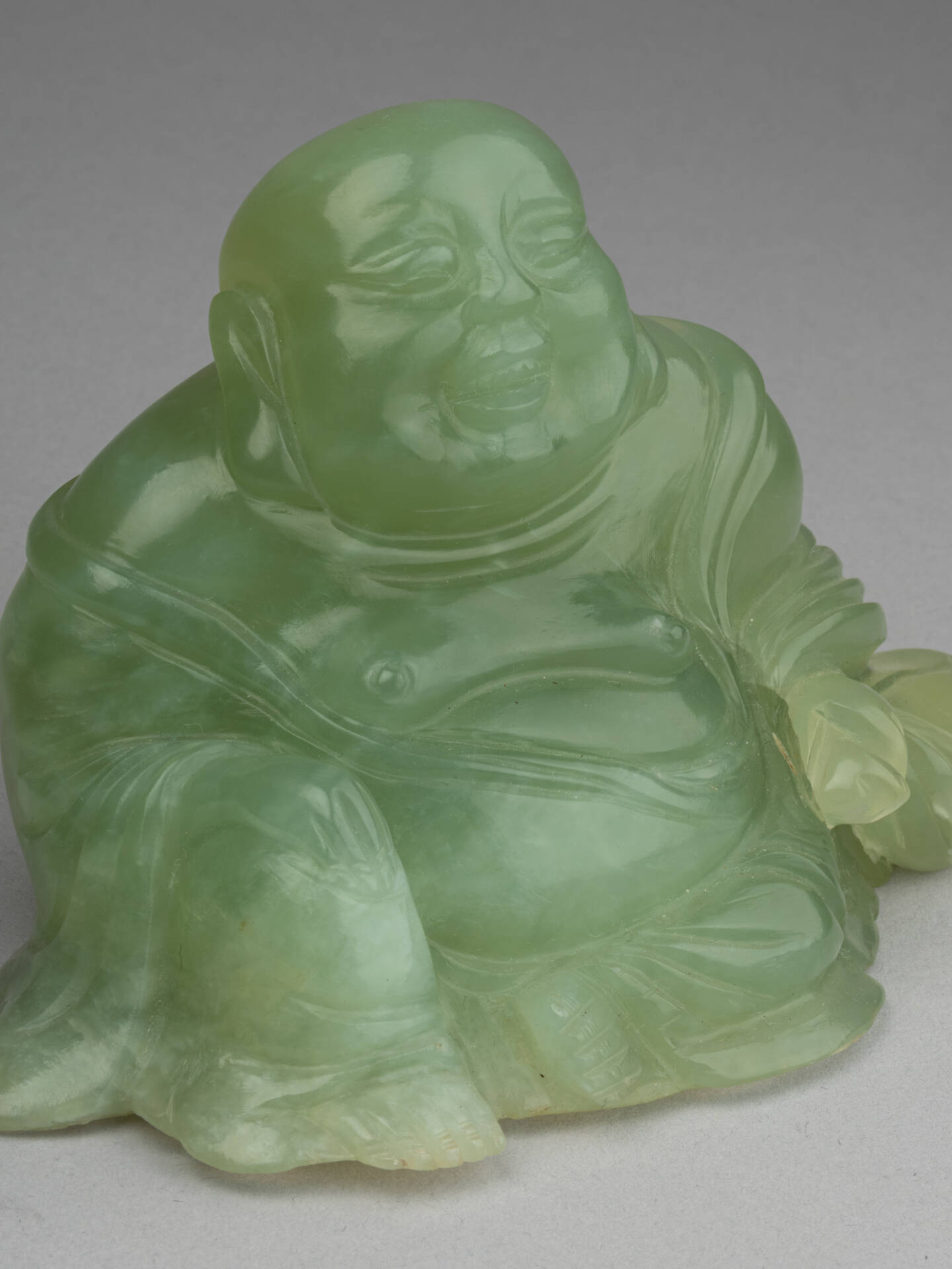 Budai « bouddha rieur » chinois en jade verte, fin XIXe début XXe siècle 