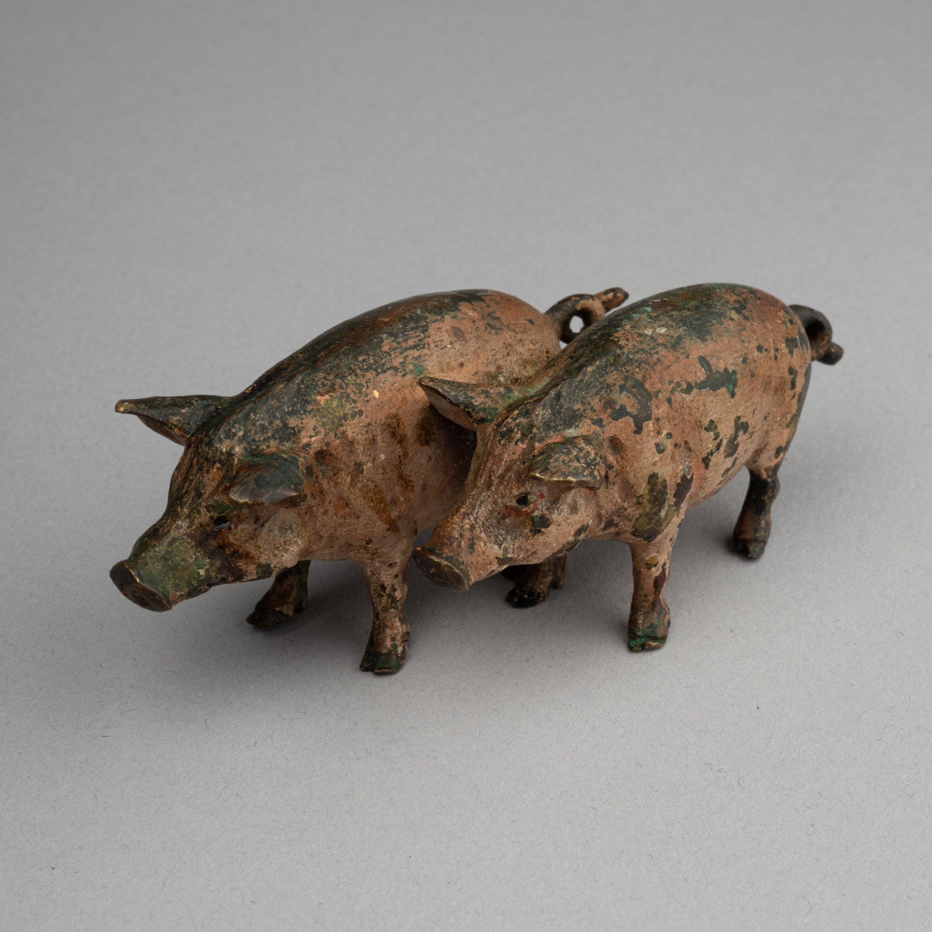 Bronze de Vienne aux deux cochons, signé Geschützt, XIXe siècle