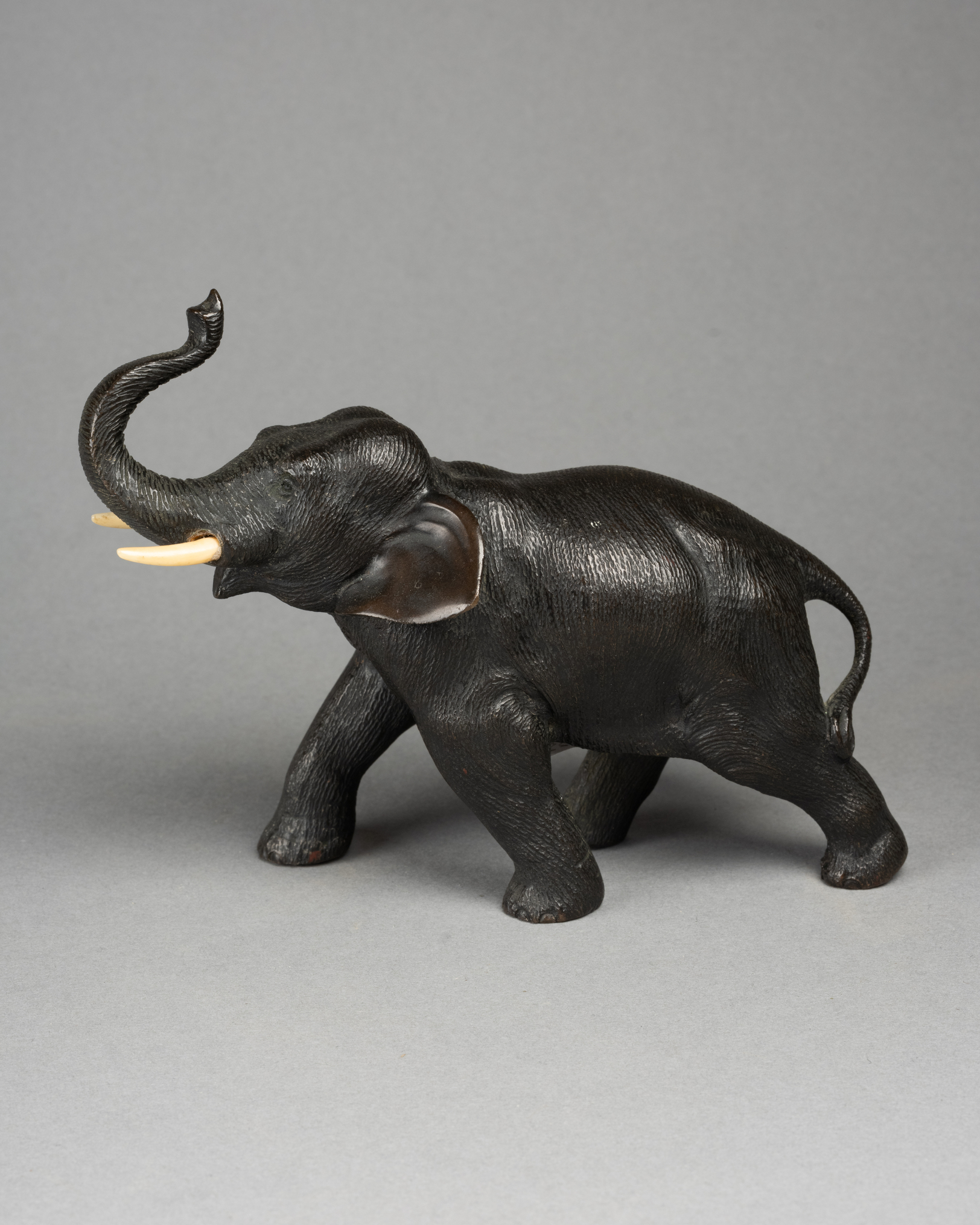 Éléphant en bronze, XIXe siècle 