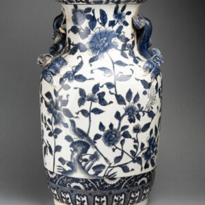Vase dans le goût chinois en porcelaine craquelée, XXe siècle