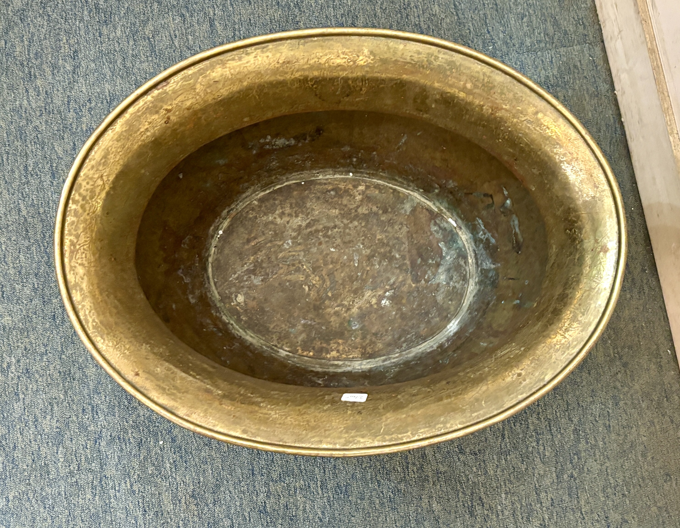 Jardinière en laiton martelé, XIXe siècle