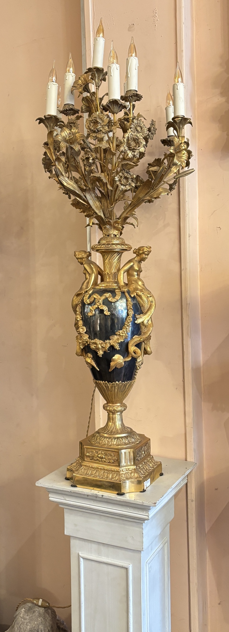 Grande lampe vase aux sirènes, XIXe siècle