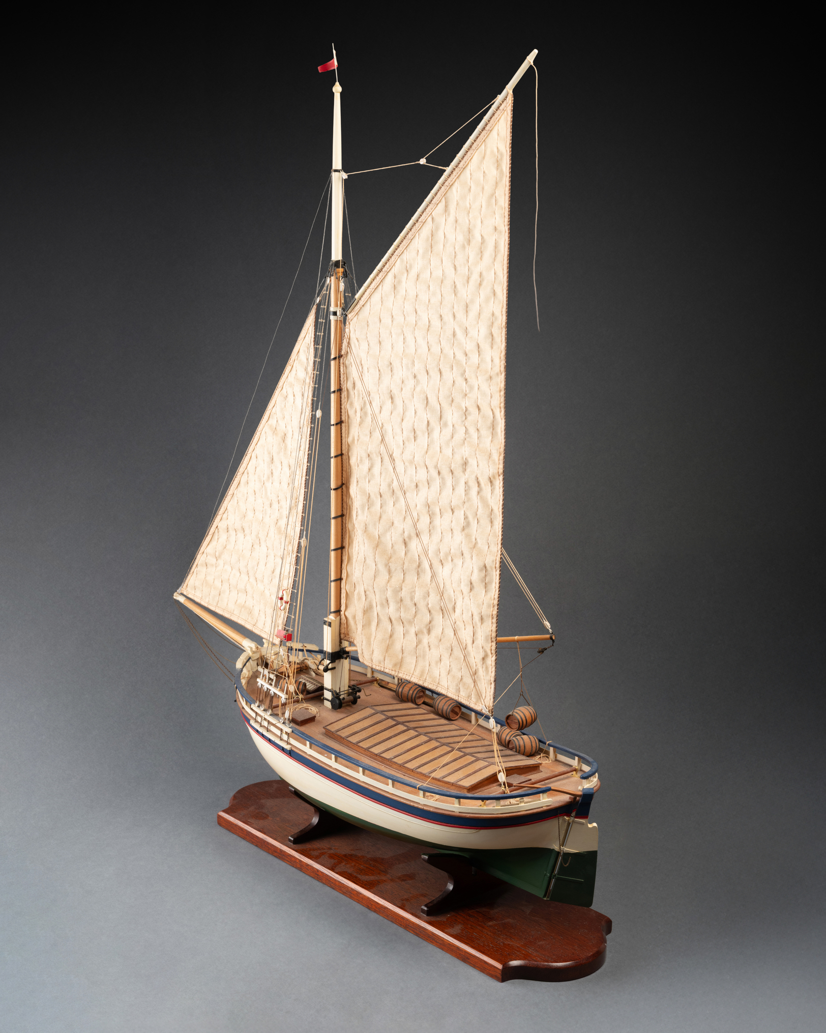 Maquette de gabare en bois, XXe siècle