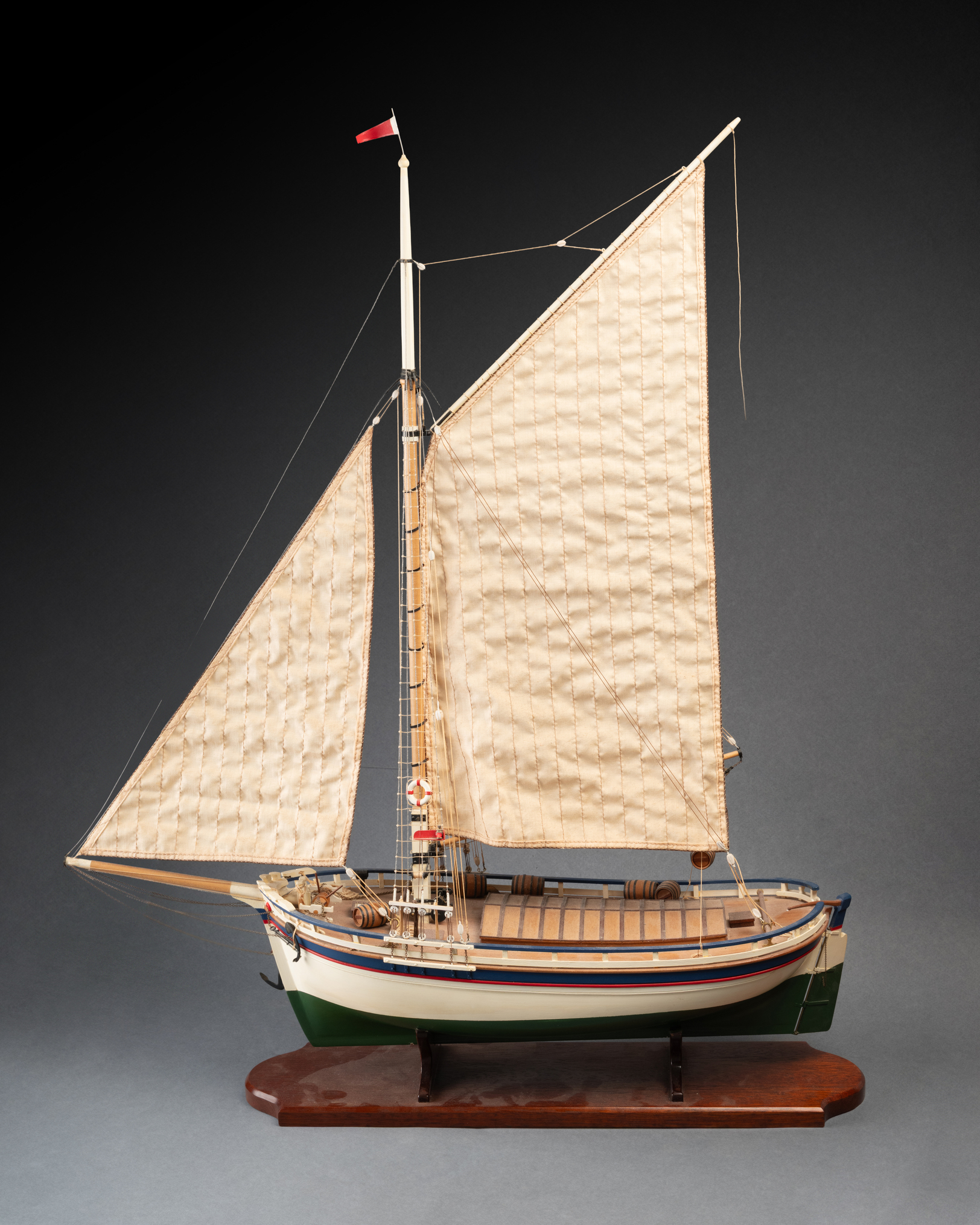 Maquette de gabare en bois, XXe siècle