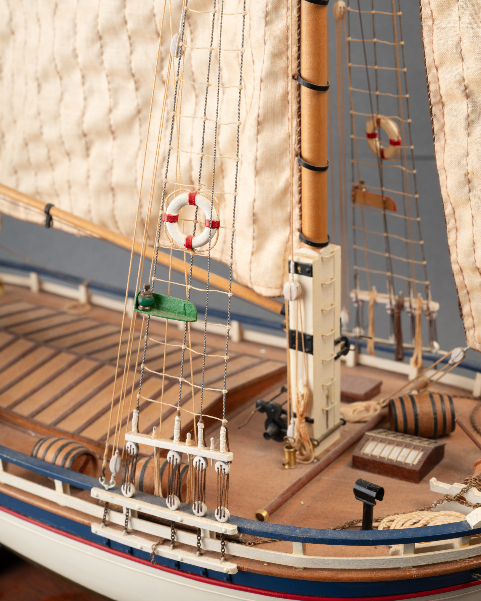 Maquette de gabare en bois, XXe siècle