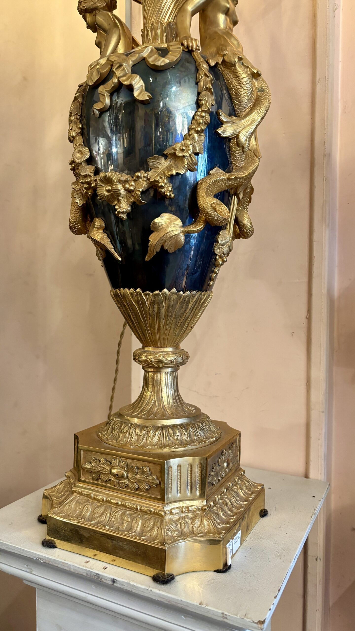 Grande lampe vase aux sirènes, XIXe siècle