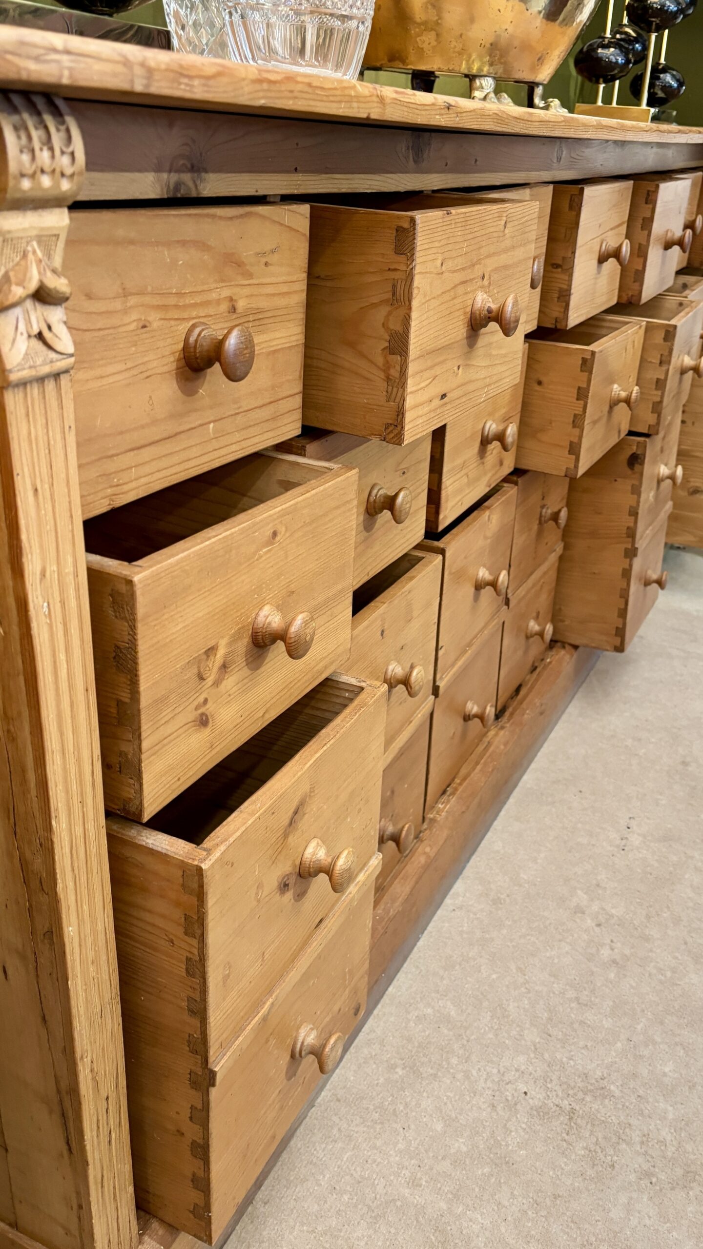 Meuble de métier, première moitié du XXe siècle