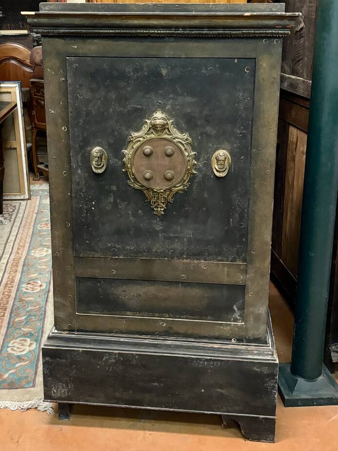 Safe with Working Locks, 19th Century