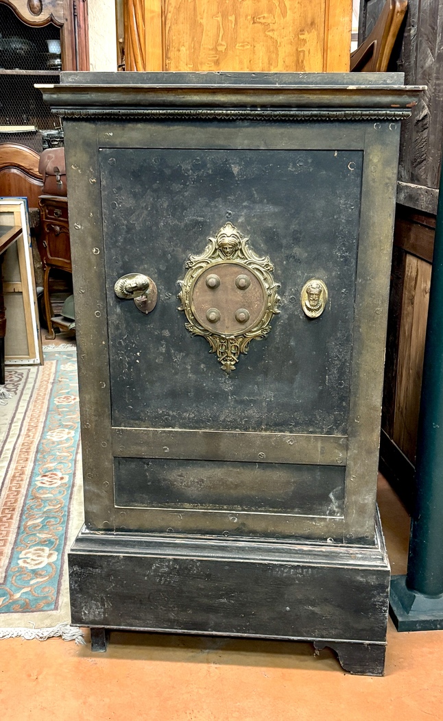 Coffre-fort avec serrures fonctionnant, XIXe siècle