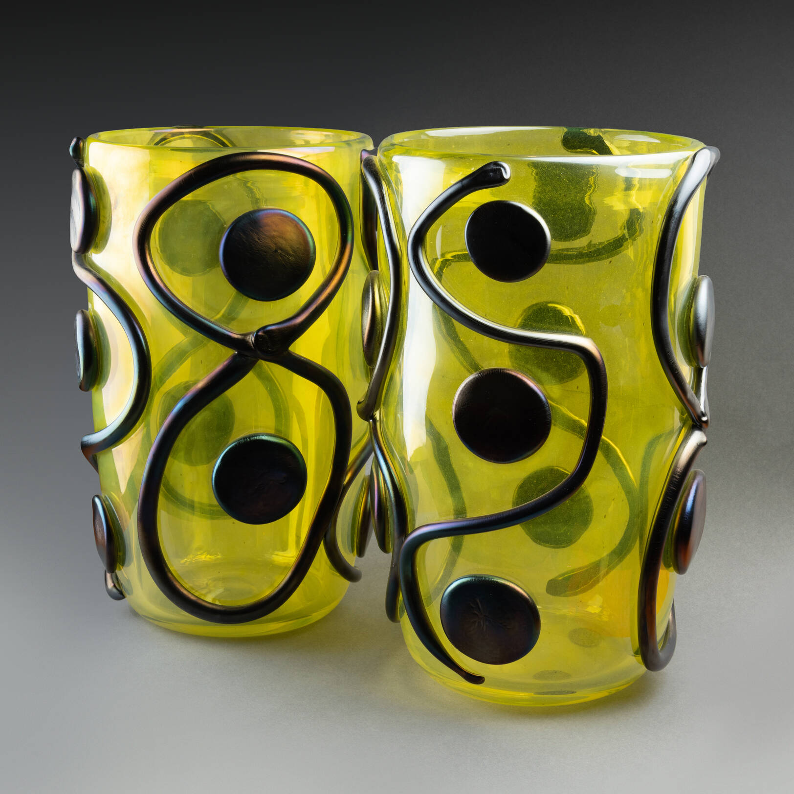 Paire de vases signés Constantini, XXIe siècle