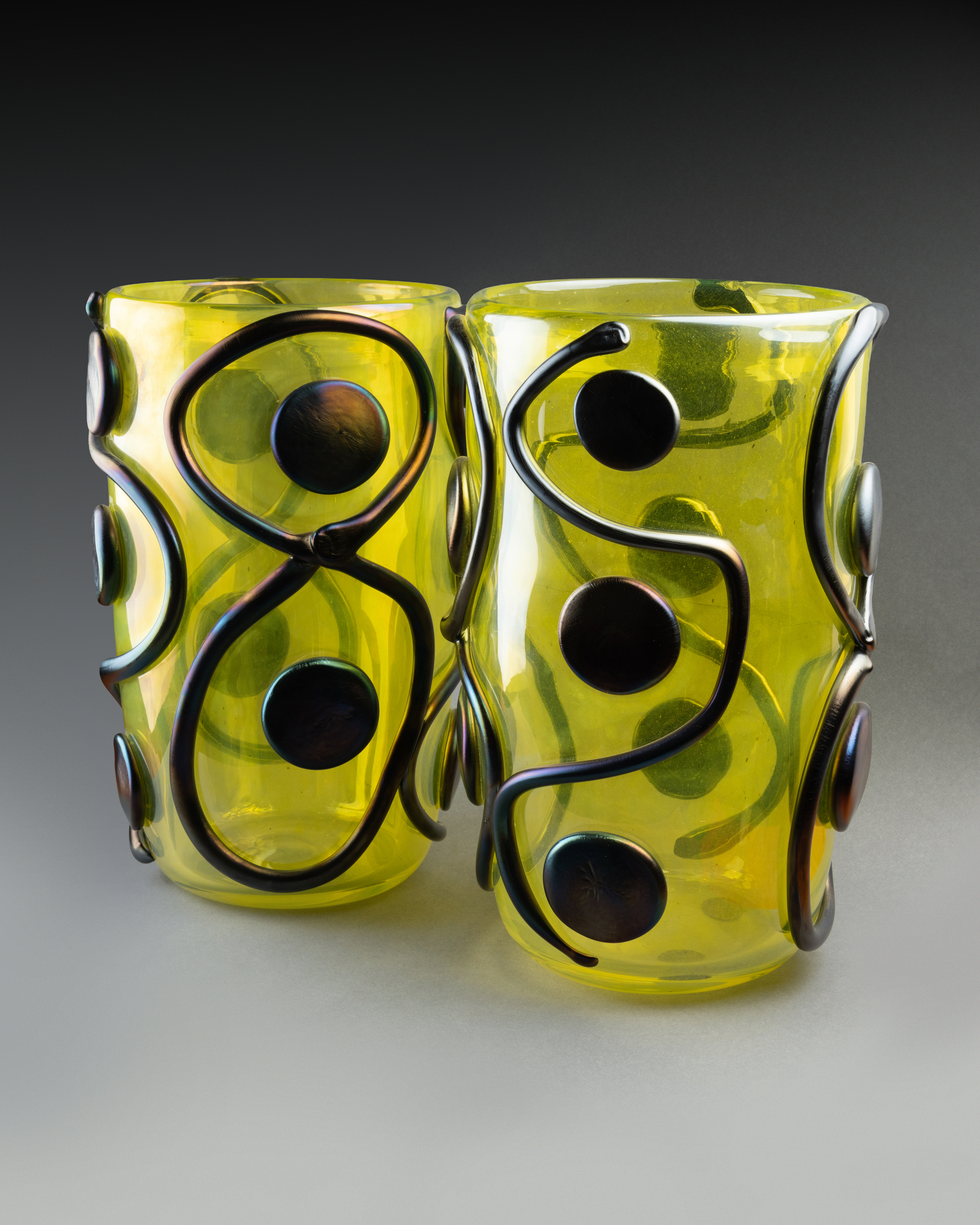 Paire de vases signés Constantini, XXIe siècle