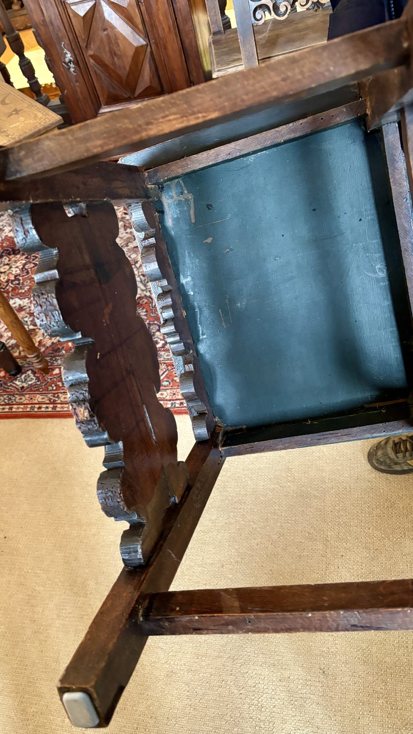 Suite de six (6) chaises, fin XIXe siècle