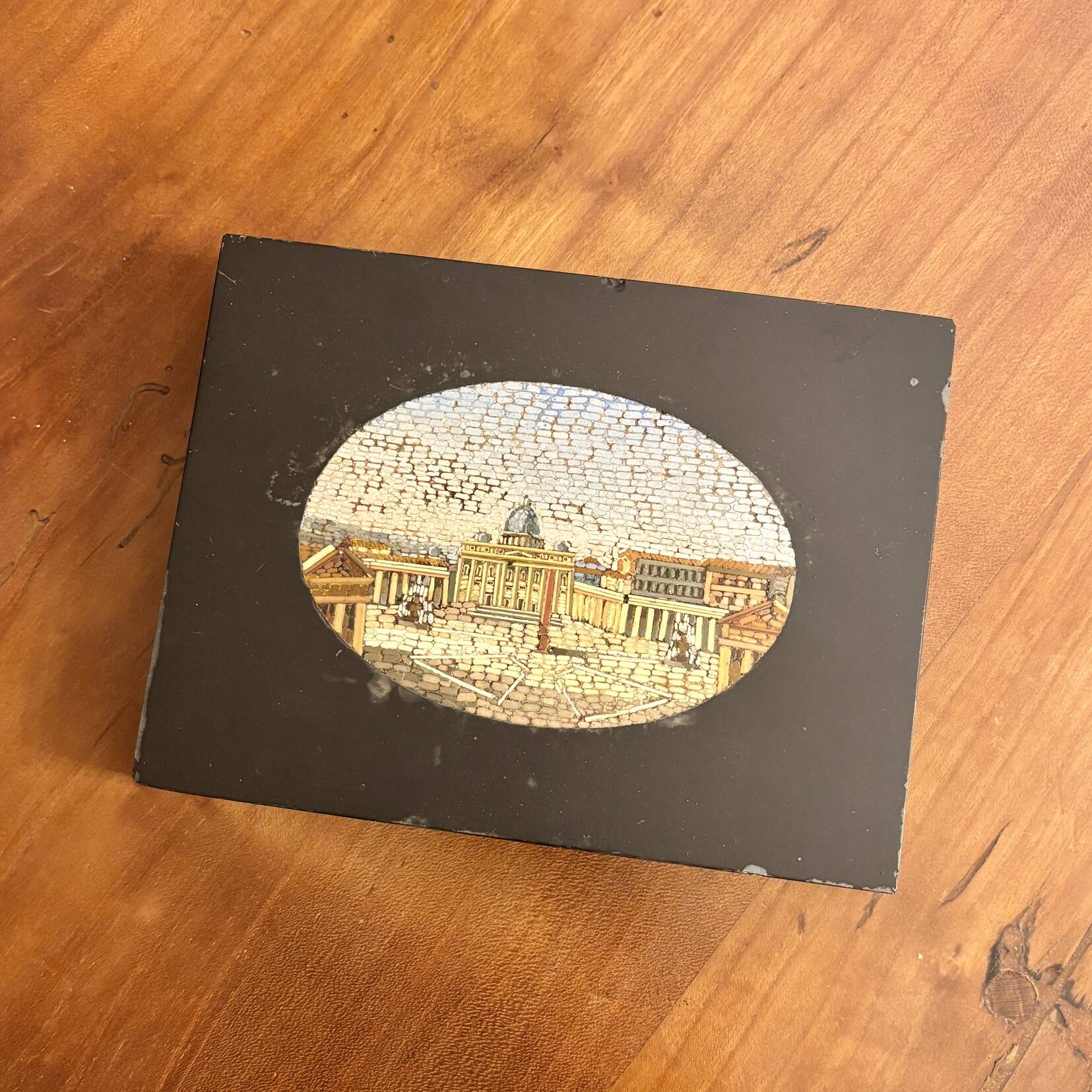 Presse-papier en marbre et micro-mosaïque, atelier du Vatican, fin XIXe siècle