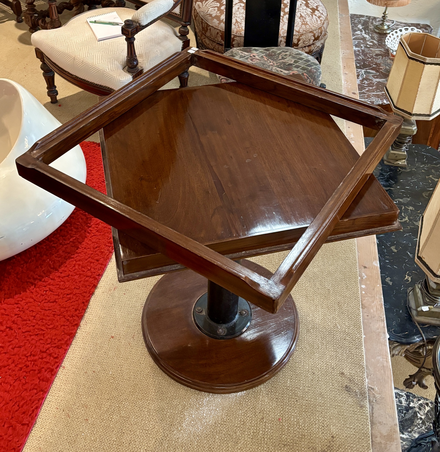 Table de bateau anti-roulis, XXe siècle