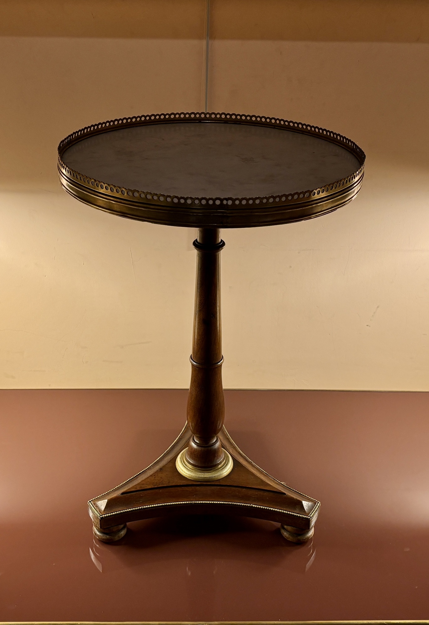 Petit guéridon style Empire, fin XIXe siècle