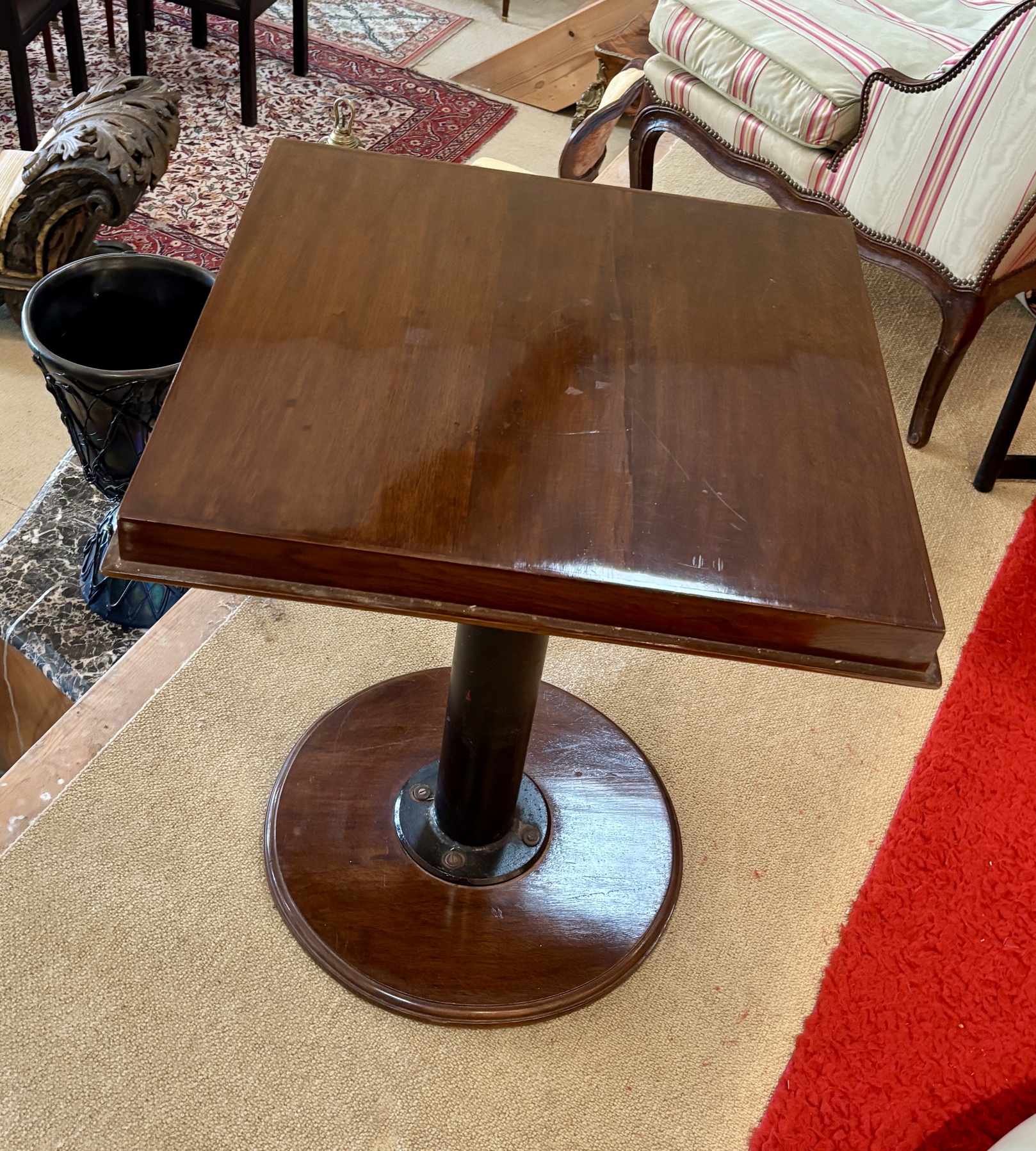 Table de bateau anti-roulis, XXe siècle