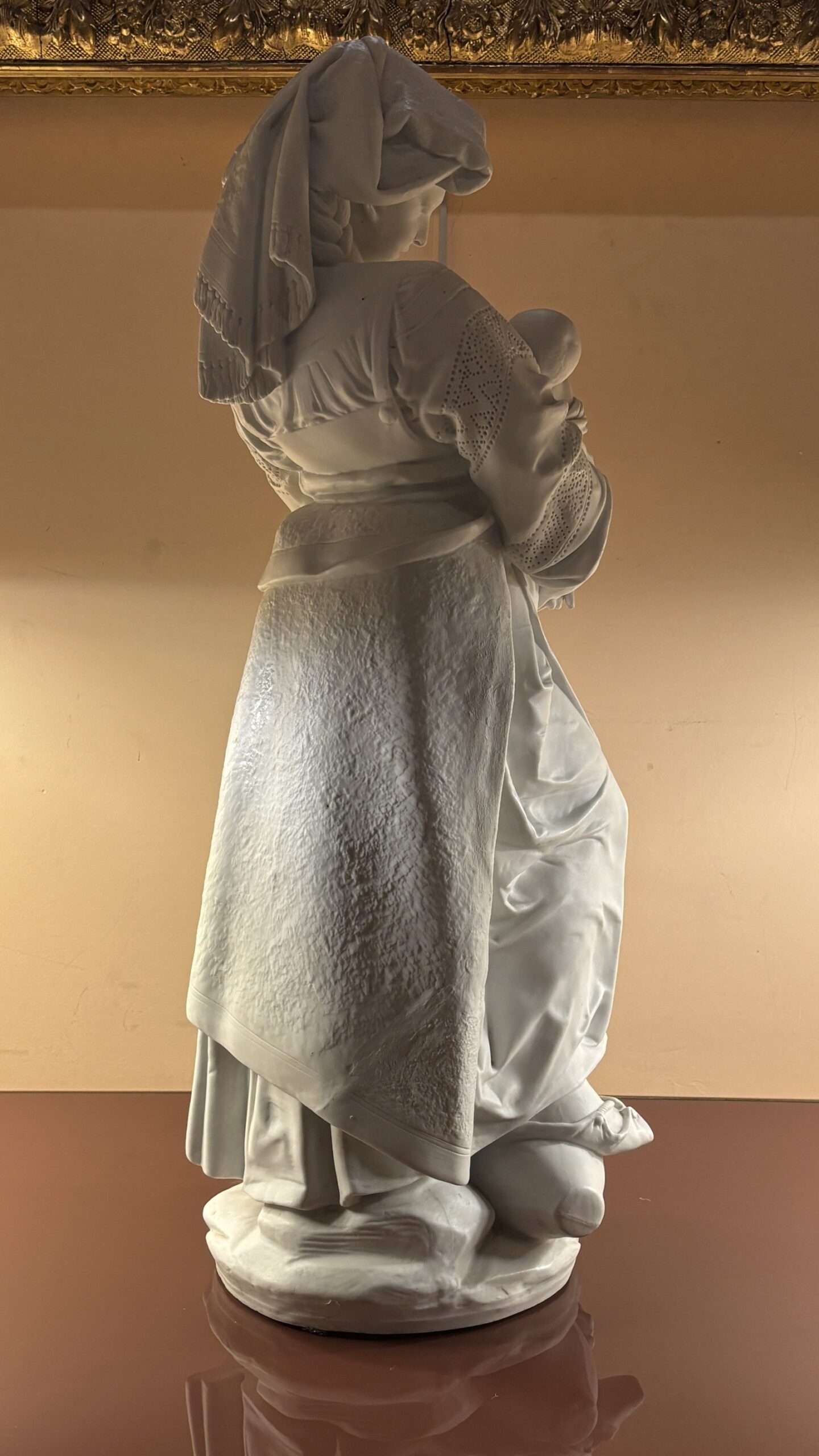 Albert Carrier-Belleuse (1824 - 1887), Sculpture en biscuit d’une femme allaitant, XIXe siècle