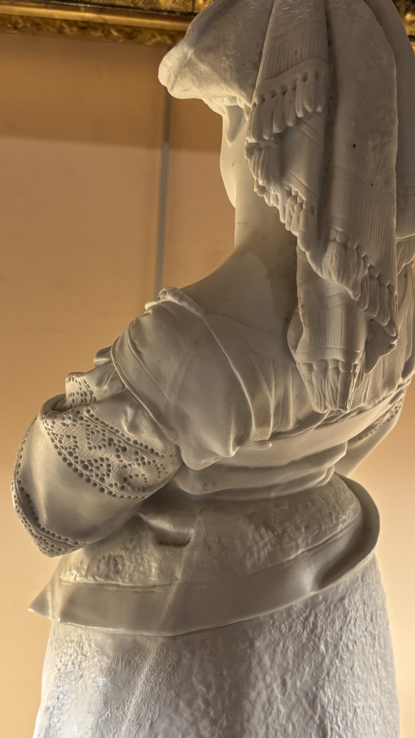 Albert Carrier-Belleuse (1824 - 1887), Sculpture en biscuit d’une femme allaitant, XIXe siècle