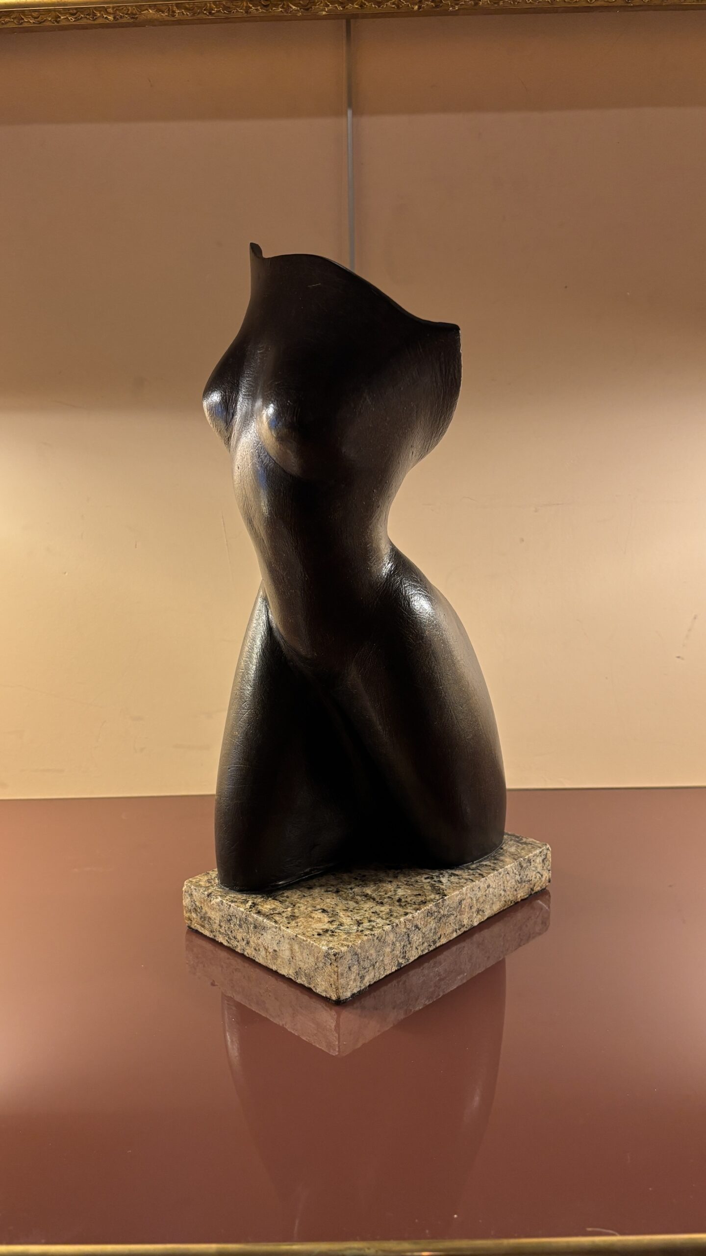 Sculpture en terre cuite à patine bronze, années 1940