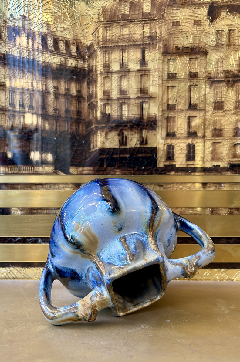 Petit vase en céramique bleue, XXe siècle