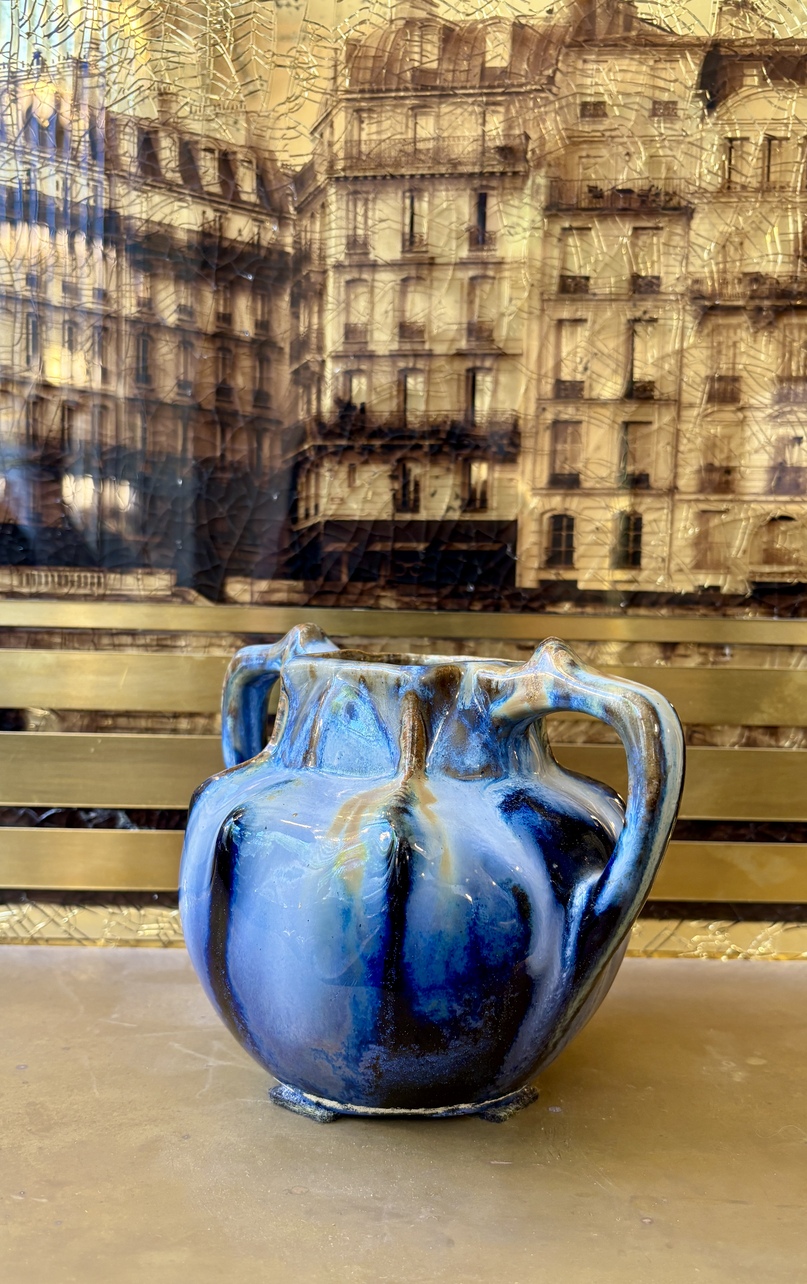 Petit vase en céramique bleue, XXe siècle