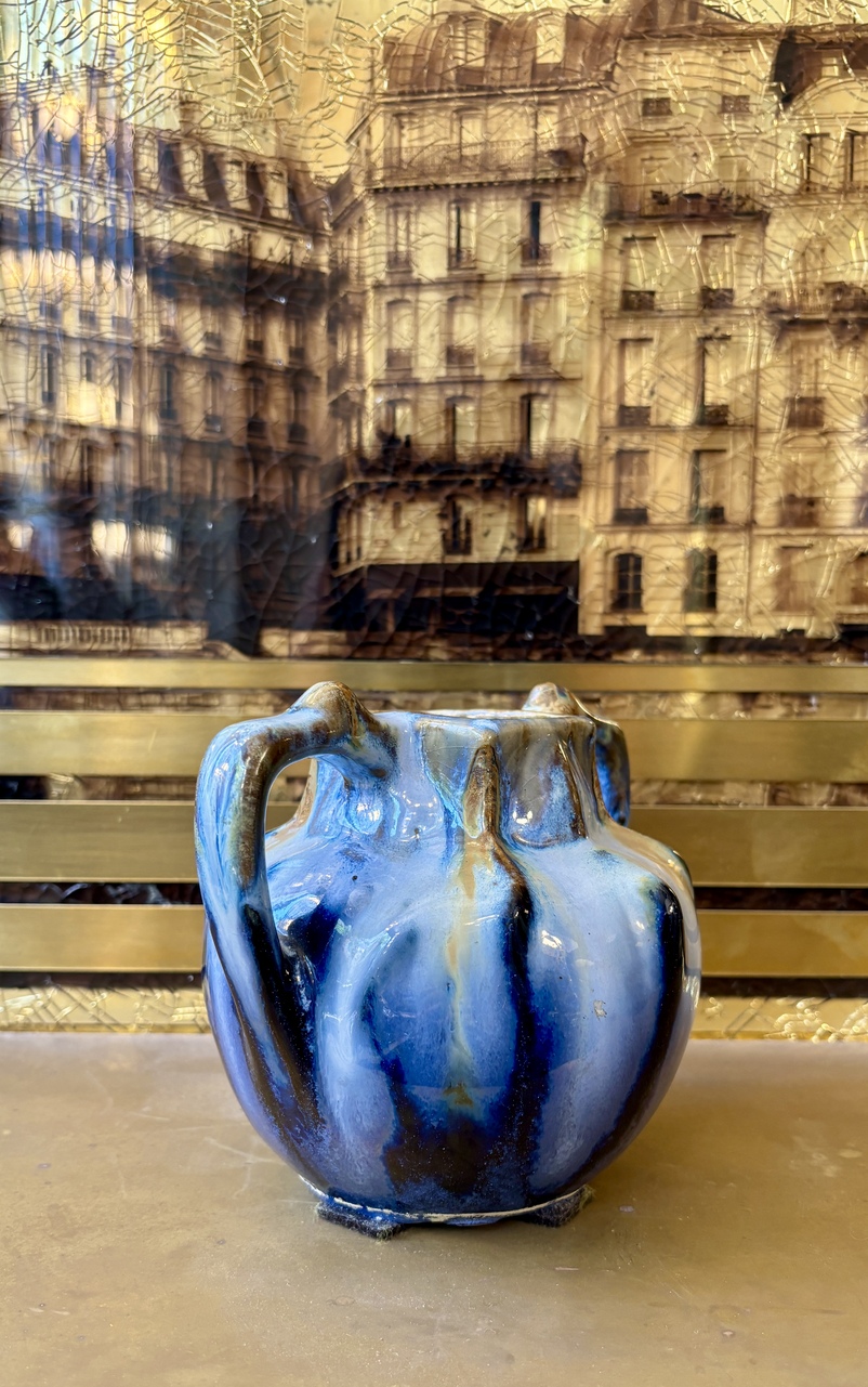 Petit vase en céramique bleue, XXe siècle